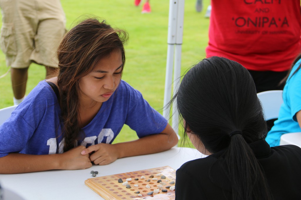 Onipaʻa Summer Bridge students participating in Makahiki games.