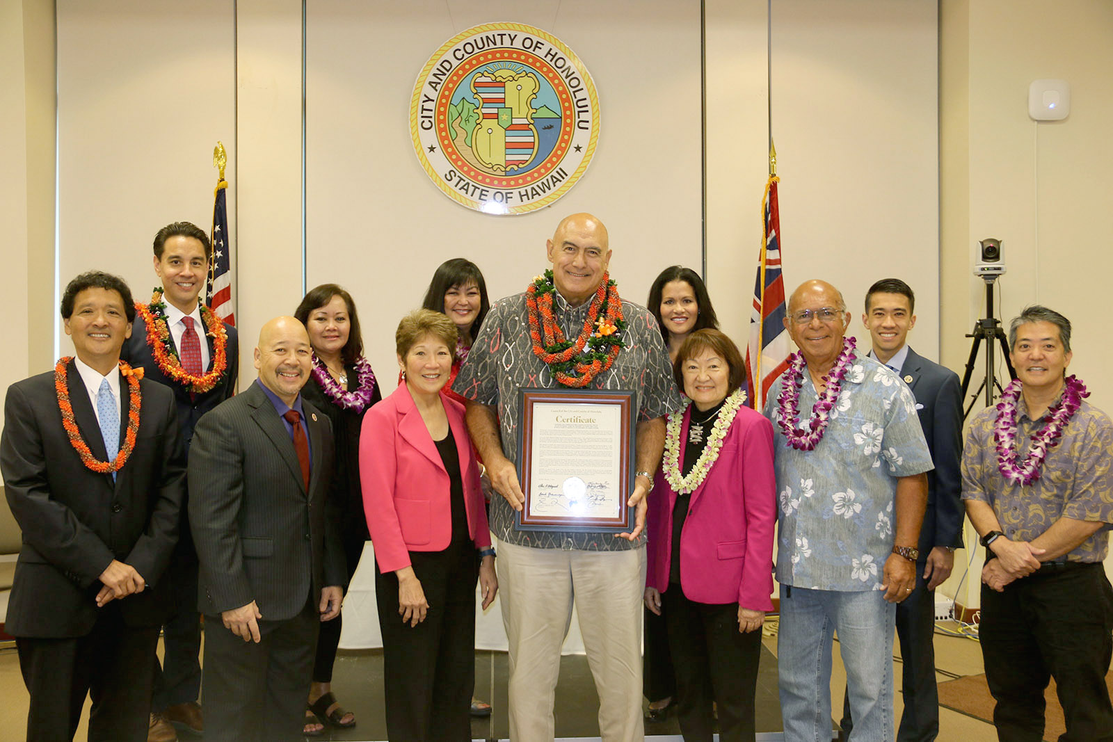 Former UH West Oʻahu Chancellor Rockne Freitas poses with members of the Honolulu City Council, UH West Oʻahu staff Kevin Ishida, Wendy Tatsuno, and Cindy Vinluan, and community member Shad Kane.